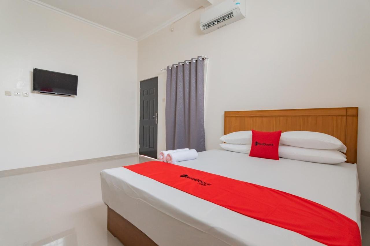 Reddoorz Syariah Plus @ Perintis Guesthouse Tasikmalaya Buitenkant foto