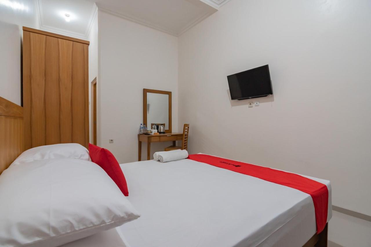 Reddoorz Syariah Plus @ Perintis Guesthouse Tasikmalaya Buitenkant foto