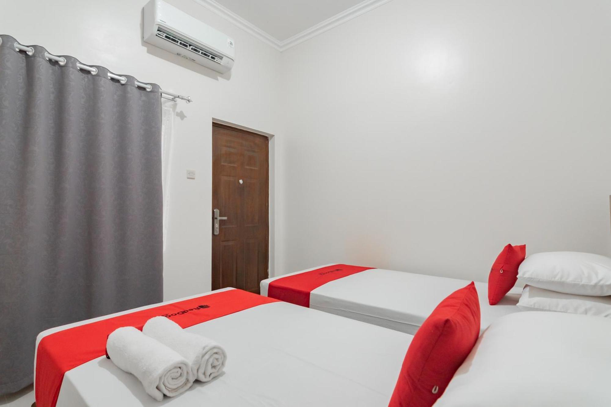 Reddoorz Syariah Plus @ Perintis Guesthouse Tasikmalaya Buitenkant foto