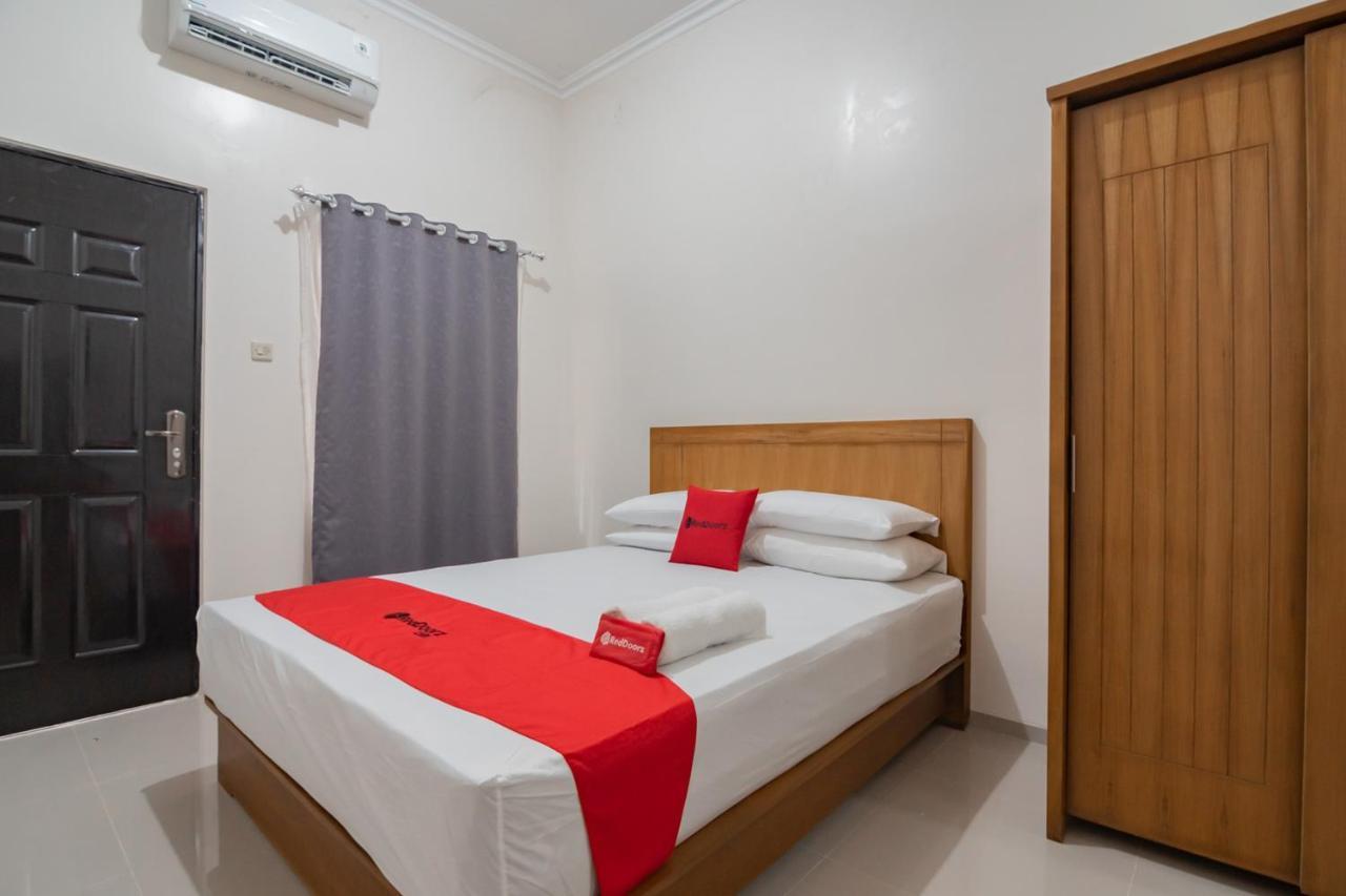 Reddoorz Syariah Plus @ Perintis Guesthouse Tasikmalaya Buitenkant foto