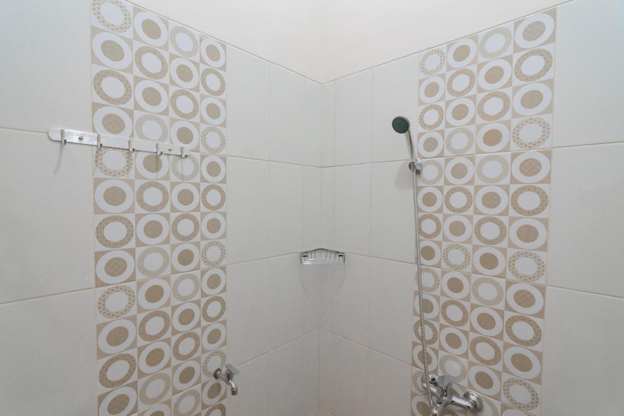 Reddoorz Syariah Plus @ Perintis Guesthouse Tasikmalaya Buitenkant foto
